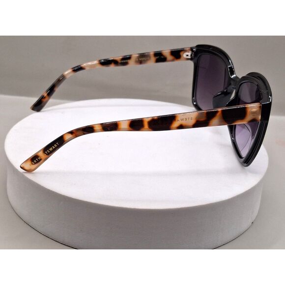 Black and Tortoise MSR215 OXOAT +2.0 Readers Sunglasses by Martha Stewart - Picture 7 of 16